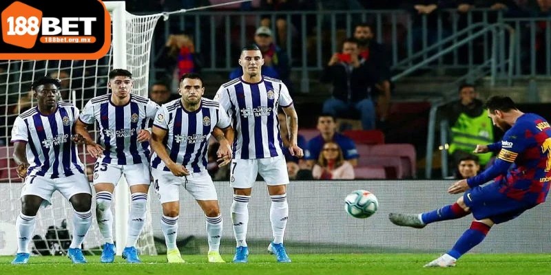 Đá Phạt Trực Tiếp Trong Bóng Đá - Các Quy Định Cần Nắm 2 Đá phạt trực tiếp và những quy định cầu thủ cần nắm